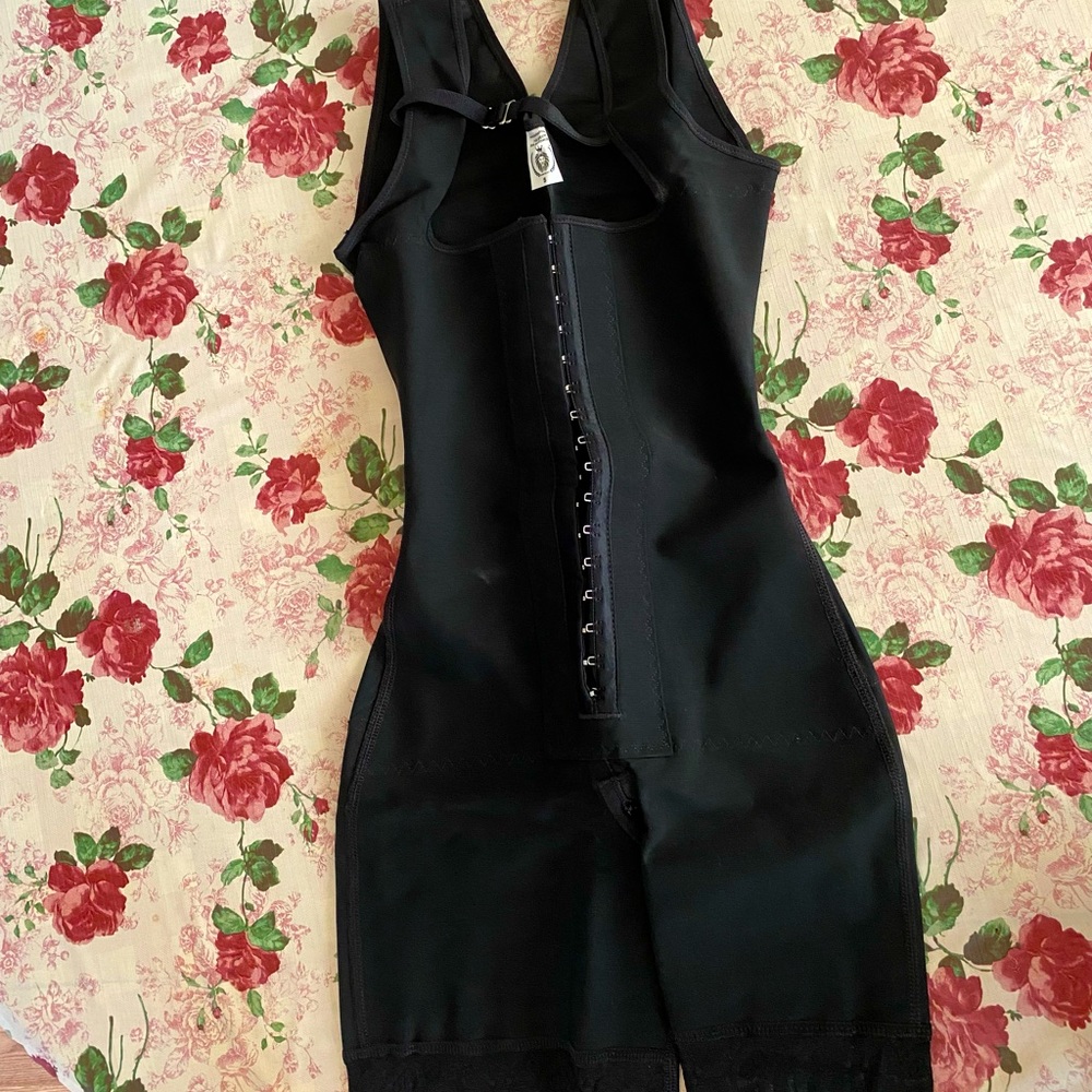 #2 KARINA LILY CLASSIC SHAPEWEAR MID LEG 🦵🏽